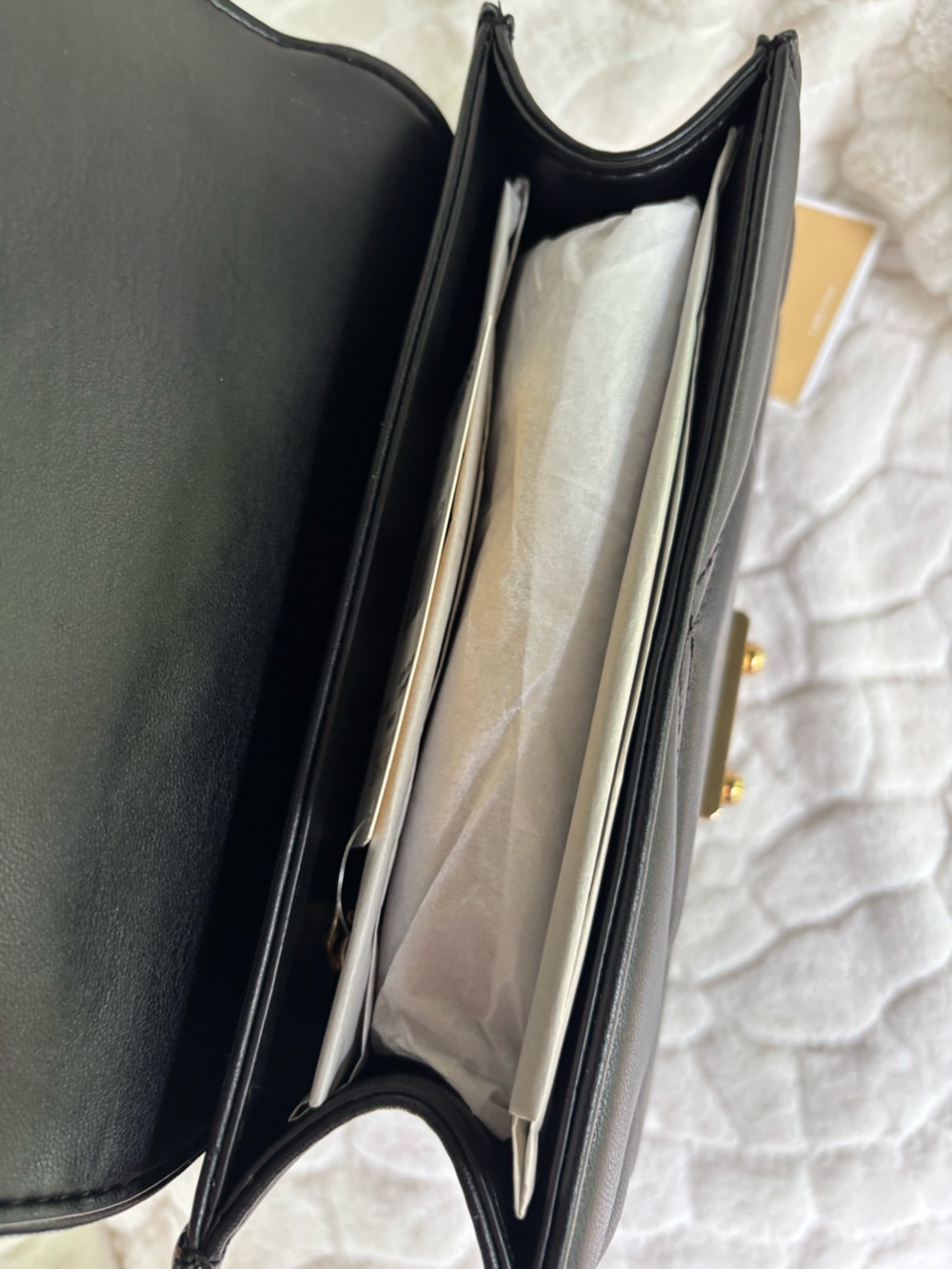 SOLD❌ Michael Kors Serena Medium Flap Shoulder Bag - Picture 11 of 13